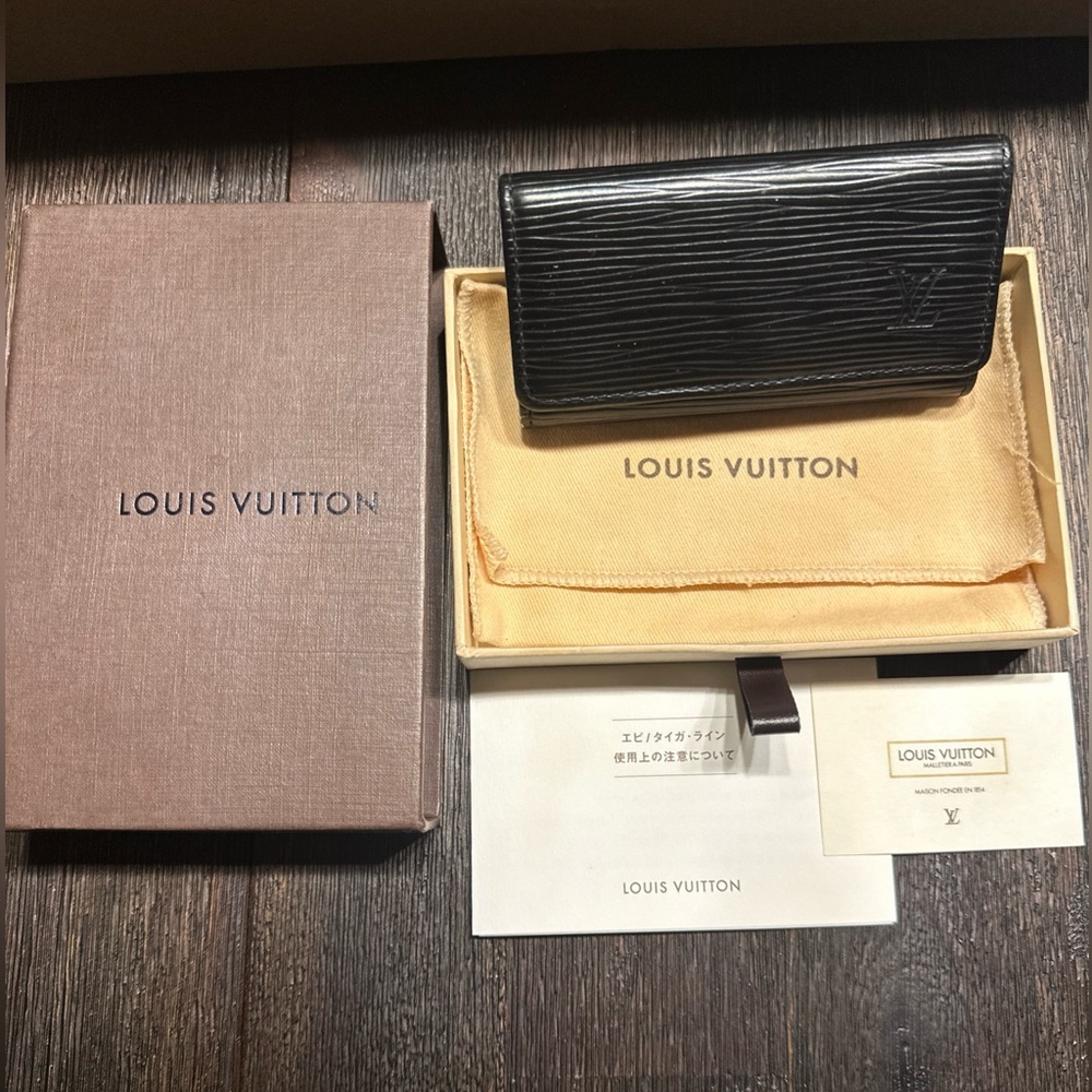 Louis Vuitton Multicles 4 Key Case Holder in Black Epi Leather with box